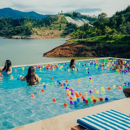 Viajero Guatape Hostel & Lake Club 外观 照片