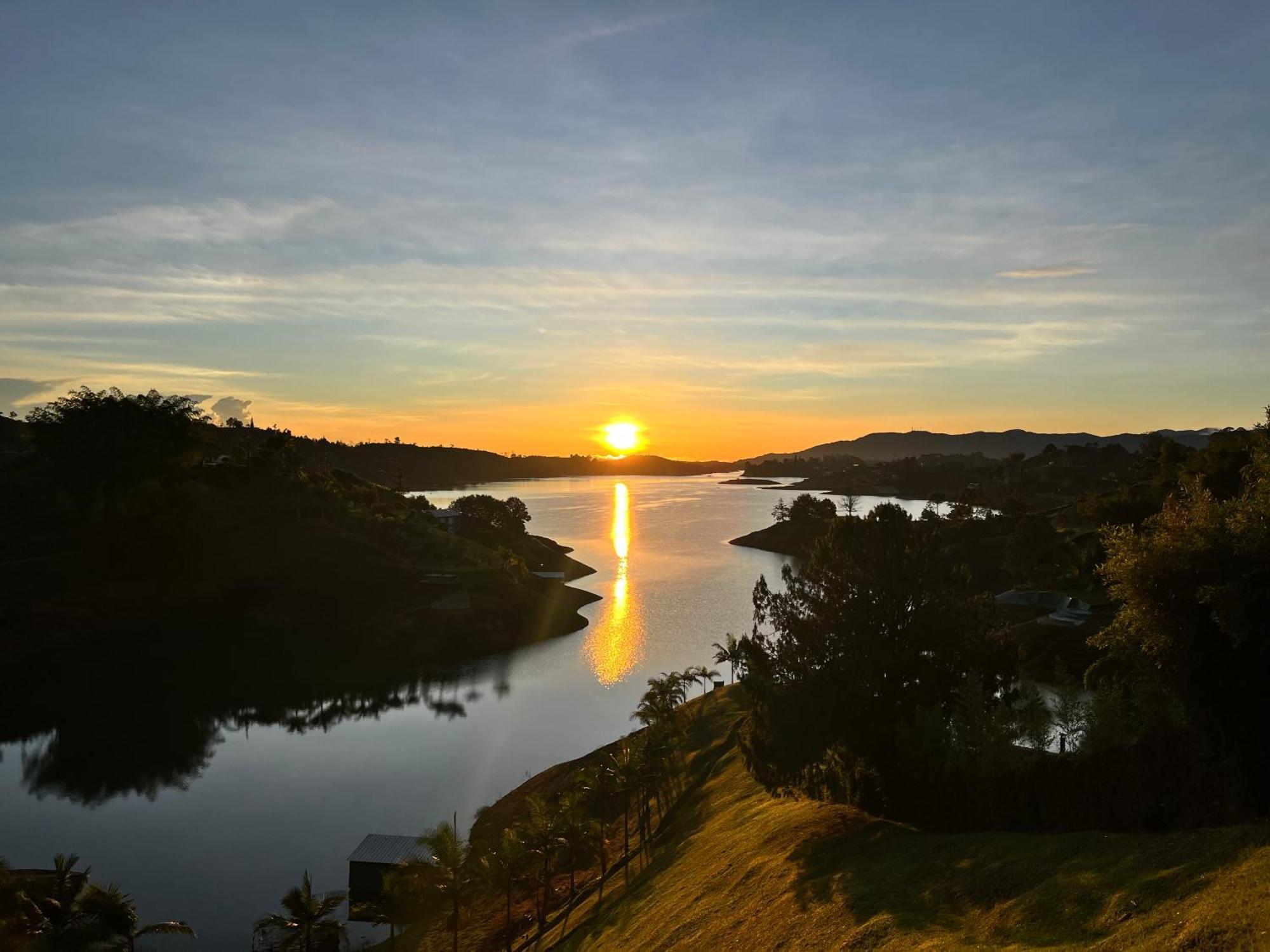 Viajero Guatape Hostel & Lake Club 外观 照片