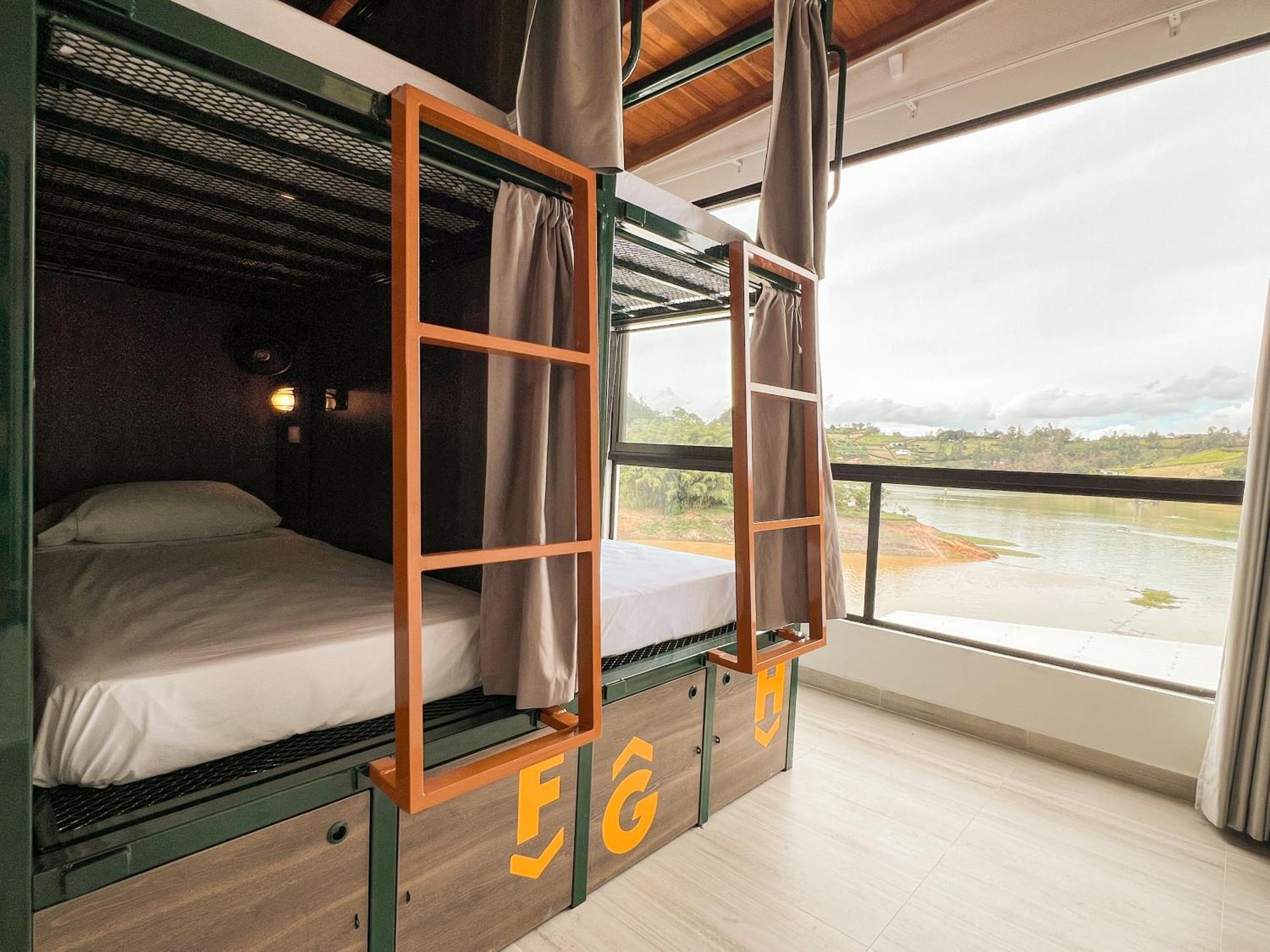 Viajero Guatape Hostel & Lake Club 外观 照片